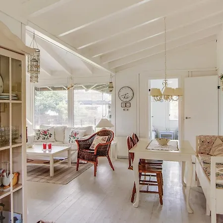 Three-bedroom Holiday In Holiday home