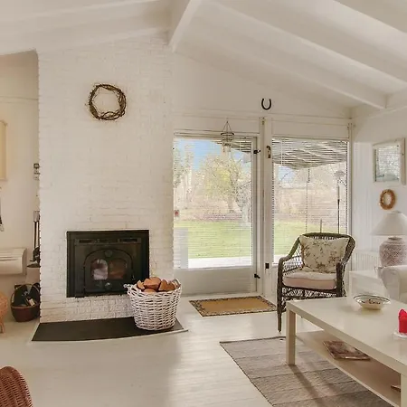 Holiday home Three-bedroom Holiday In